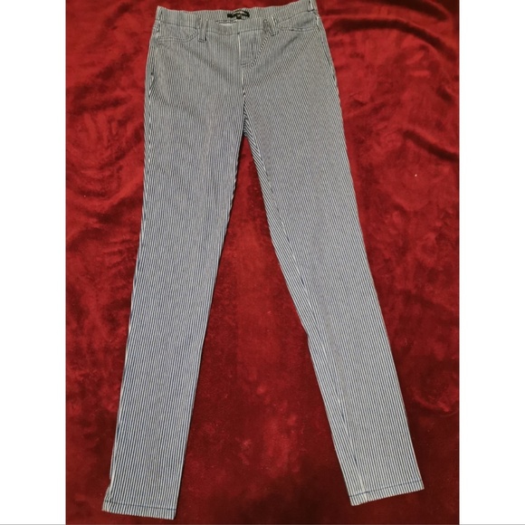 High Waisted Pinstripe Leggings - Picture 2 of 4